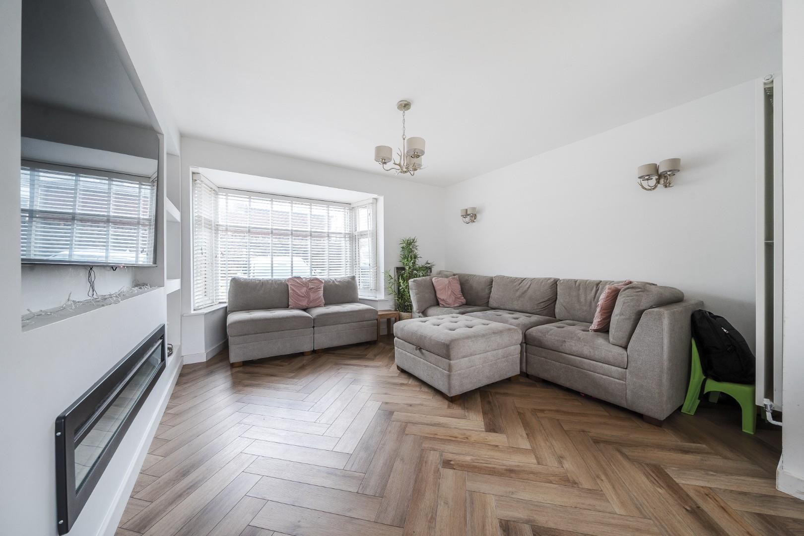 Overland Road, Mumbles, Swansea, SA3 4LP